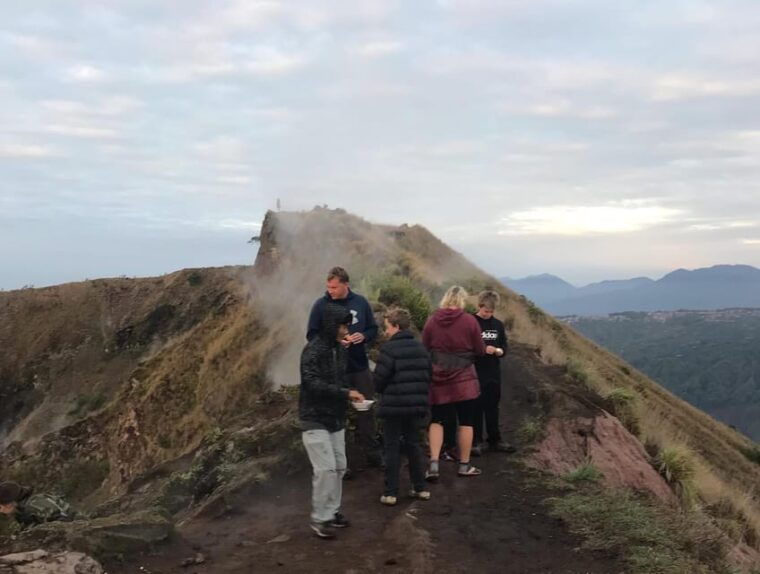 bali-mount-batur-sunset-or-daytime-trekking-tour