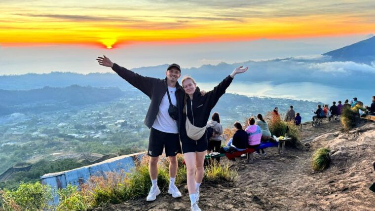 bali-mt-batur-hike-with-sunrise-breakfast-with-hotspring