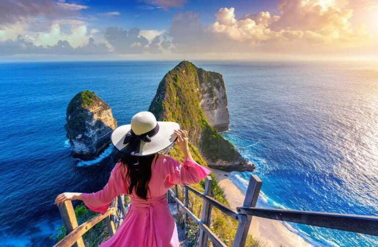 bali-nusa-penida-island-beach-highlights-swim-hike-tour