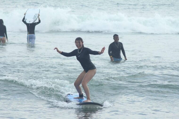 bali-seminyak-beach-surf-lesson-experience-2-hour