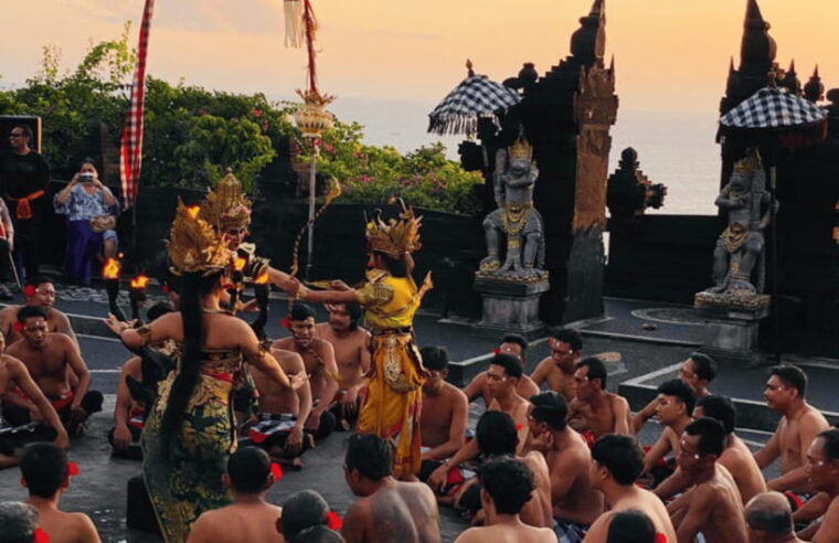 bali-south-bali-trip-uluwatu-temple-kecak-fire-dance