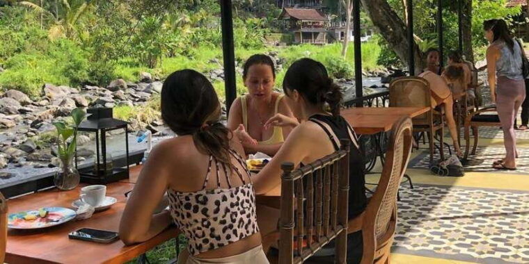 bali-tirta-gangga-taman-ujung-and-cepung-waterfall-trip