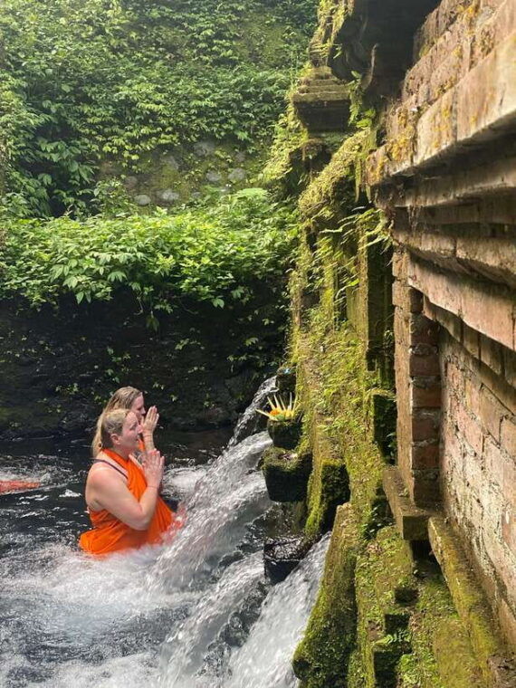 bali-traditional-shamanic-healing-and-water-purification