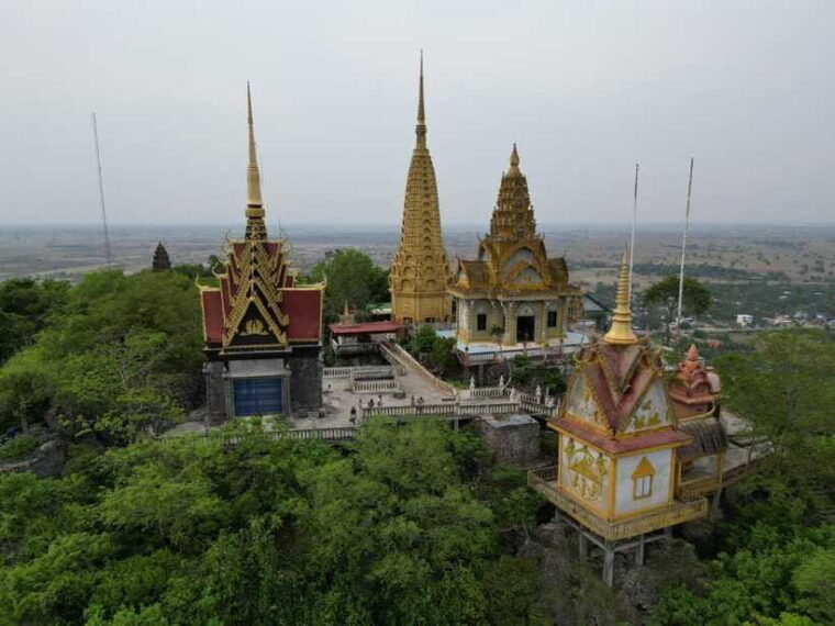 bamboo-train-phnom-sampove-cave-bat-cave-and-banan-temple