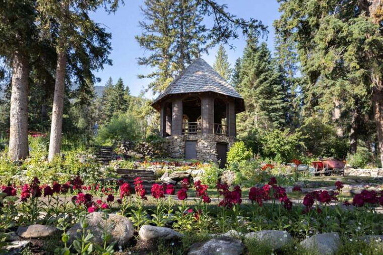 banff-history-tour-with-private-group-museum-tours-entry
