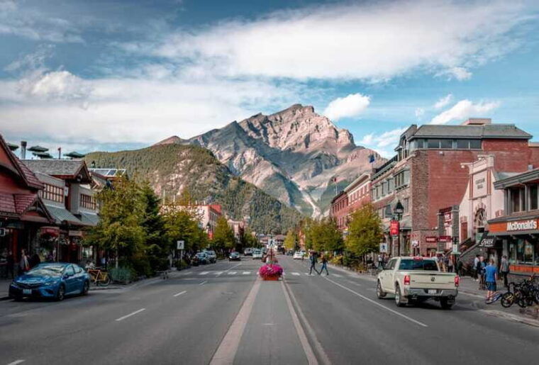banff-in-depth-banff-area-canyon-day-tour