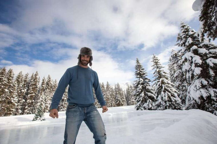 banff-wild-ice-winter-adventure-ice-cleat-included