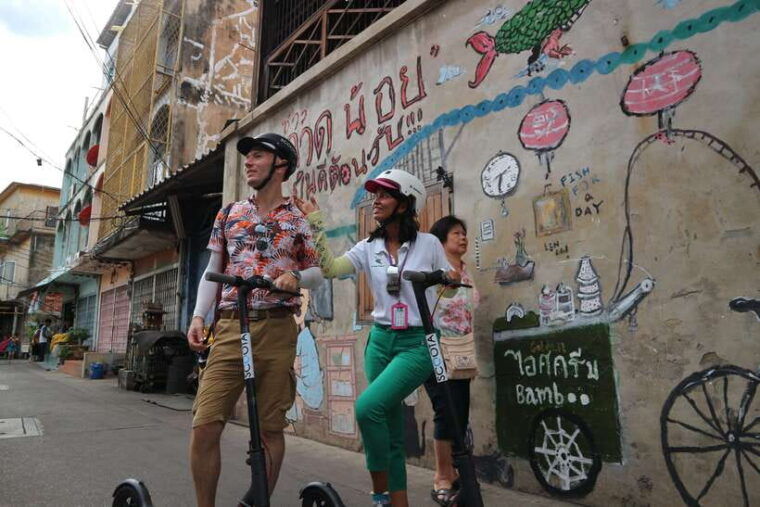 bangkok-riverside-e-scooter-adventure-with-streetfood-snack