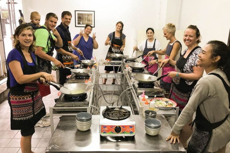 bangkok-thai-cooking-class-and-onnuch-market-tour