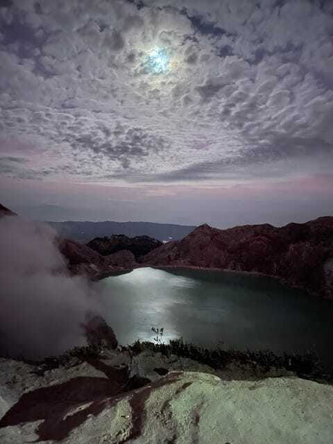 banyuwangi-explore-ijen-blue-fire-bromo-sunrise