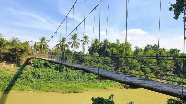 battambang-tuk-tuk-bamboo-train-killing-bat-caves-sunset