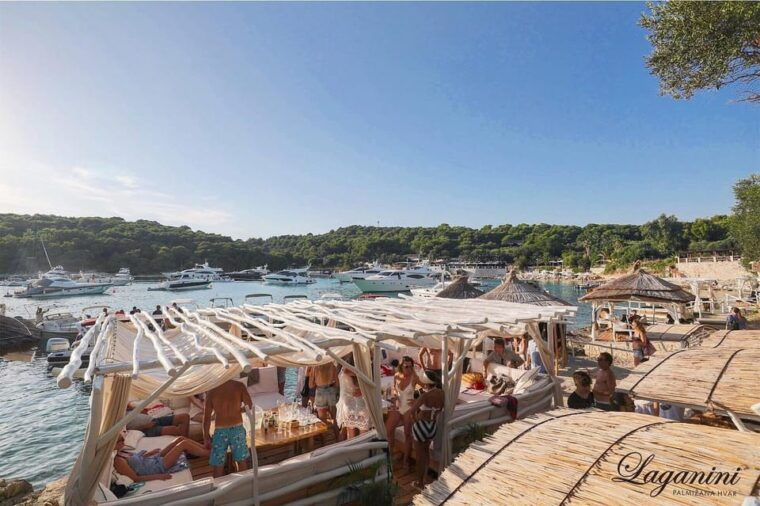 beach-bar-laganini-and-hula-hula-half-day-private-boat-tour