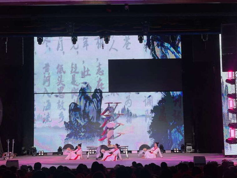 beijing-temple-of-heaven-panjiayuan-market-and-acrobatics
