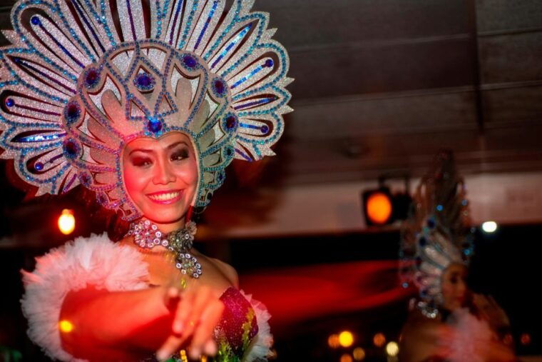 benoa-bali-sunset-dinner-cruise-with-show-and-live-music