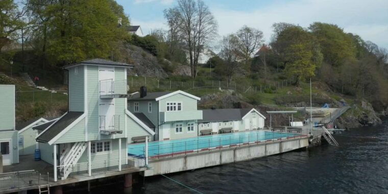 bergen-sightseeing-cruise-of-bergens-historic-landmarks