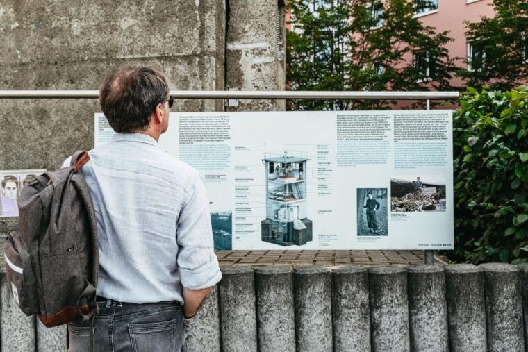 berlin-cold-war-era-history-guided-bike-tour