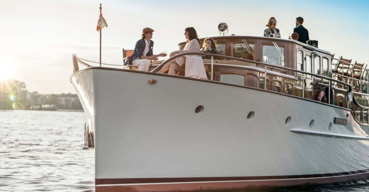 berlin-flagship-boat-sightseeing-on-electric-motor-yacht