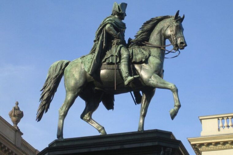 berlin-historic-center-walking-tour-with-a-real-berliner