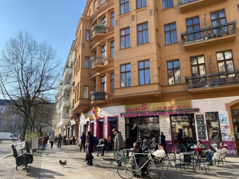 berlin-private-family-hunt-tour-with-food-stops