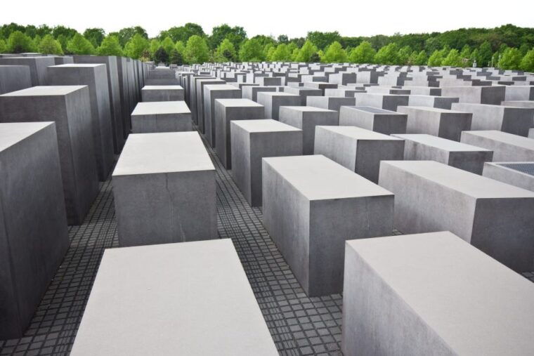 berlin-scenic-guided-tour-by-private-car-for-2-3-6-hours