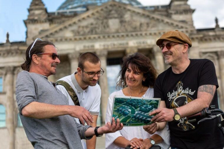 berlin-small-group-bike-tour-through-city-center