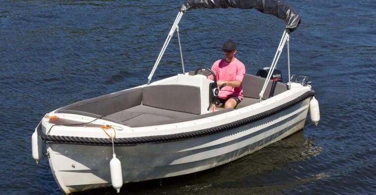 berlin-wonderful-days-renting-the-motorboat-tortola