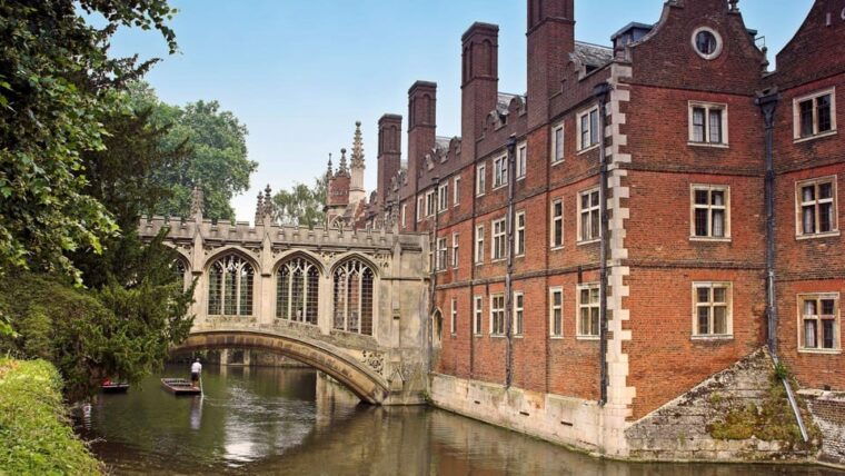 best-of-cambridge-private-walking-tour-with-a-local