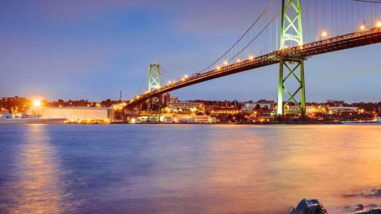 best-of-halifax-private-walking-tour-with-a-local