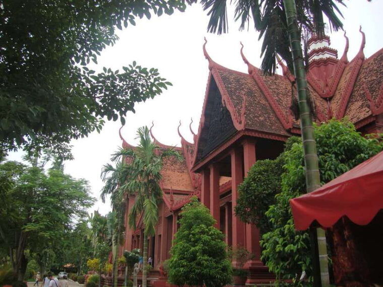 best-of-phnom-penh-half-day-private-city-tour