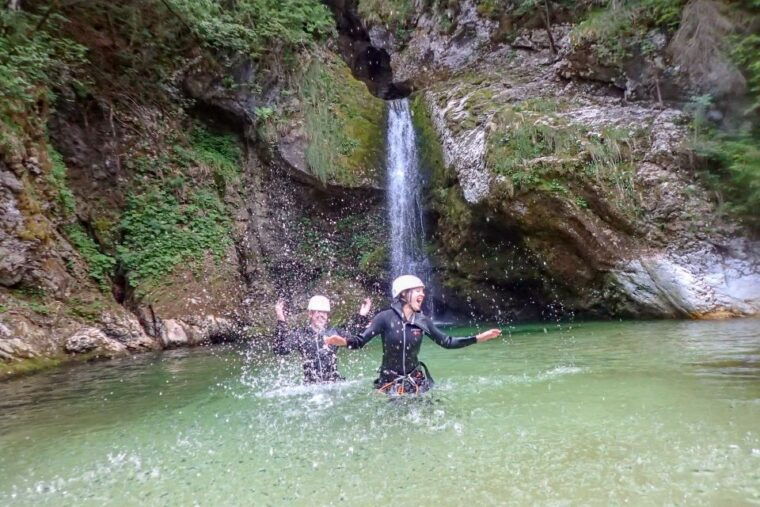 bled-guided-canyoning-tour-with-transport