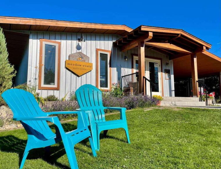 blossoms-bites-springtime-meadery-luncheon-for-two-kelowna