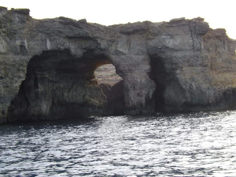 blue-lagoon-malta-crystal-lagoon-caves-private-speedboat