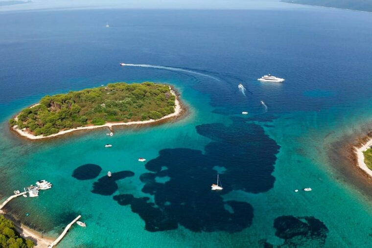 blue-lagoon-trogir-private-half-day-speedboat-tour
