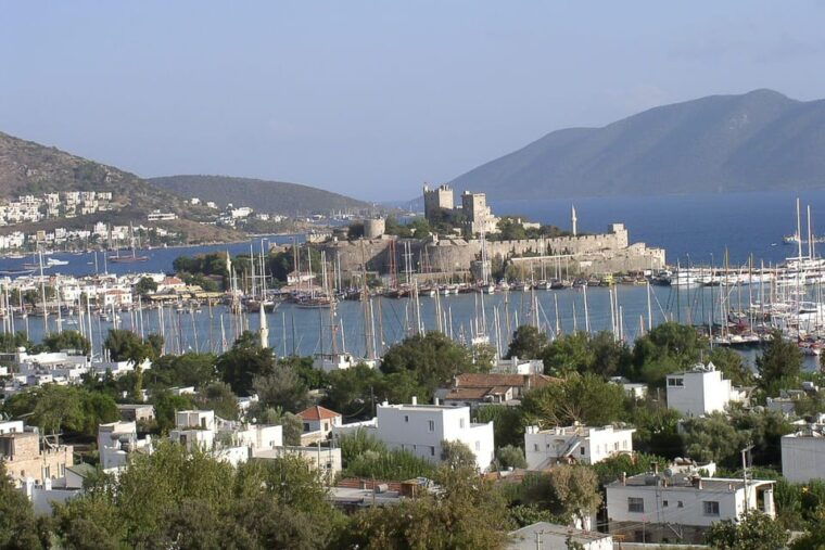 bodrum-city-tour-lunch-guide-entry-fees-included
