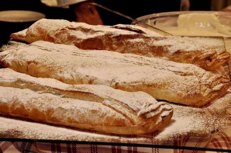 bolzano-guided-traditional-food-tour