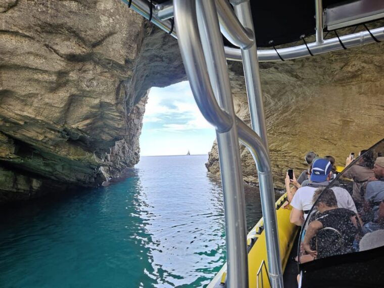 bonifacio-lavezzi-islands-and-caves-guided-tour