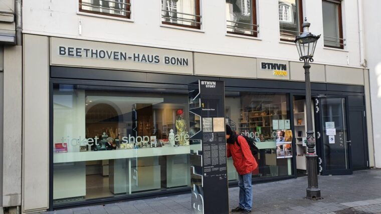 bonn-romantic-old-town-self-guided-discovery-walk