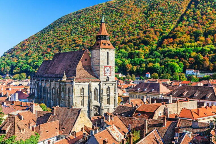 bucharest-peles-castle-dracula-castle-and-brasov-day-trip