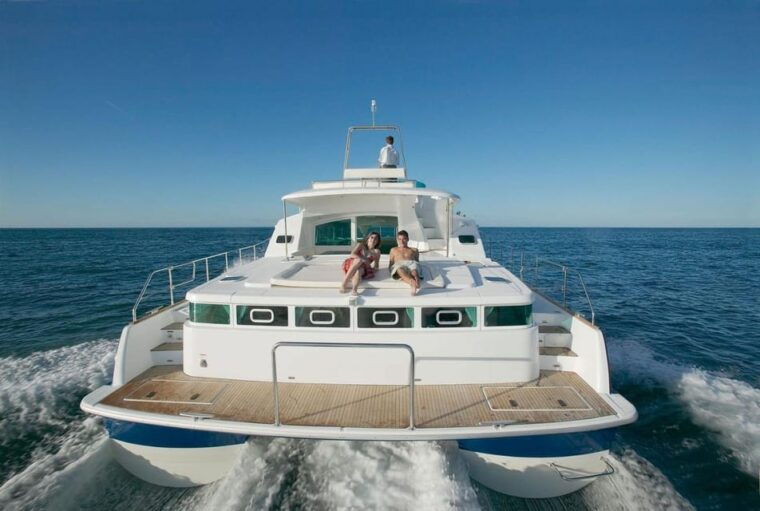 busan-group-sightseeing-yacht-cruise-with-snacks-and-drinks