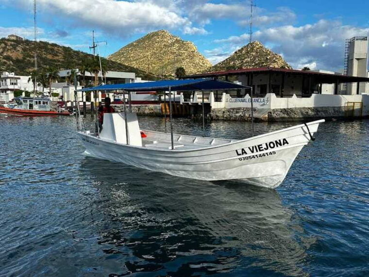 cabo-san-lucas-boat-tour-around-the-peninsula-and-stay-at-the-beach