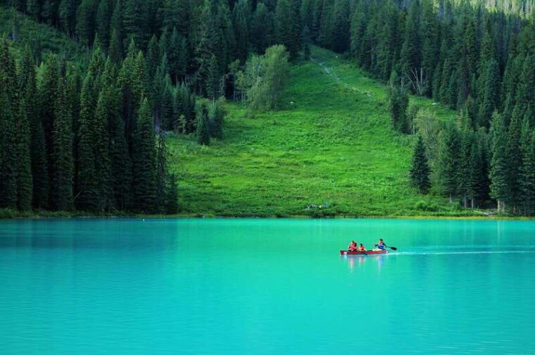 calgary-banff-to-emerald-lake-lake-louise-johnston-canyon