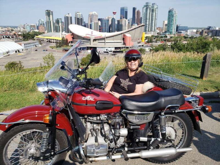 calgary-city-tour-by-vintage-style-sidecar-motorcycle