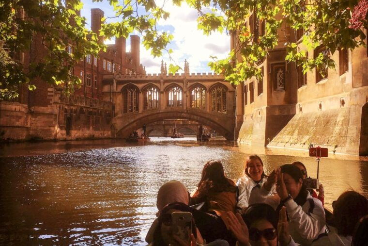 cambridge-guided-river-cam-punting-tour
