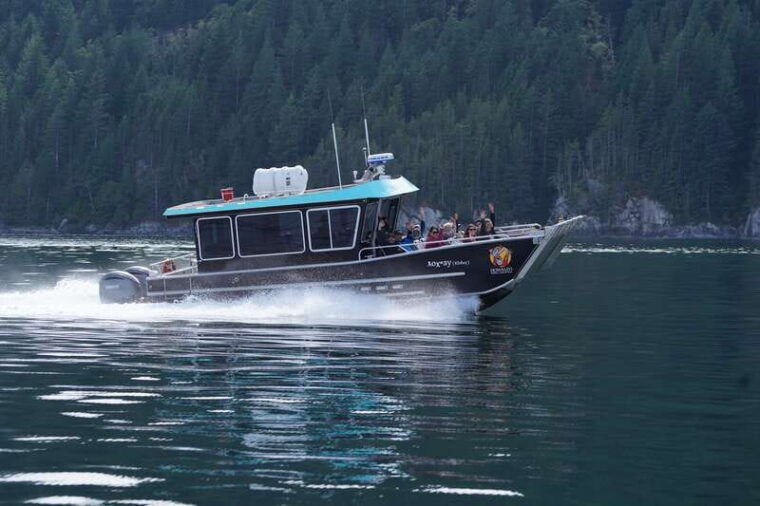 campbell-river-deluxe-grizzlies-indigenous-culture-tour