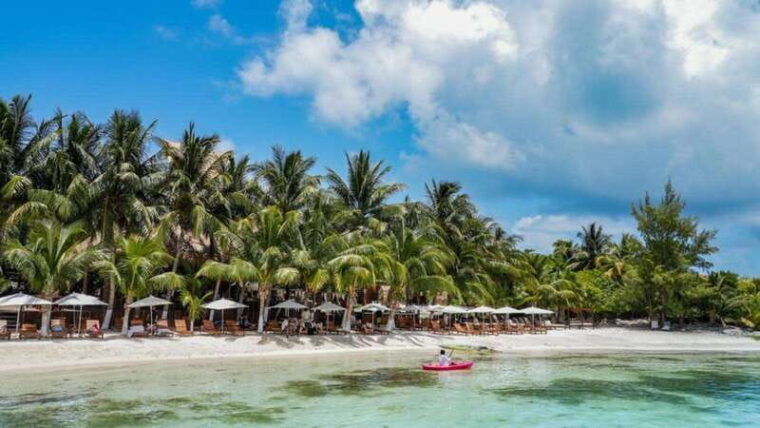 cancun-isla-mujeres-catamaran-tour-with-open-bar-of-drinks