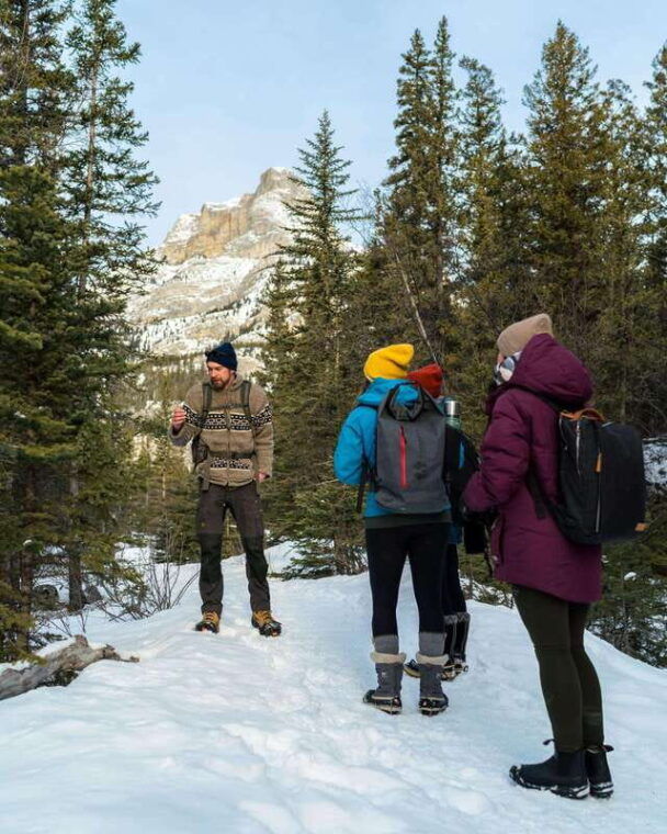 canmore-the-winter-wonderland-hiking-tour-transportation