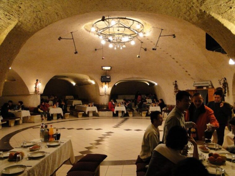 cappadocia-traditional-turkish-performance-night-with-drink