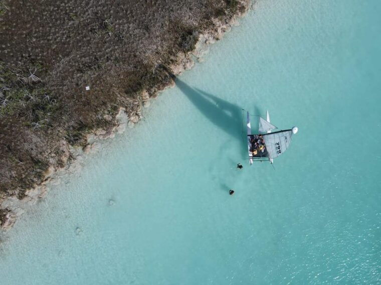 catamaran-through-the-bacalar-lagoon-and-make-new-friends