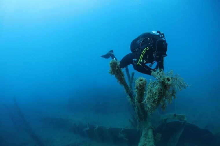 chania-2-boat-dives-for-certified-divers
