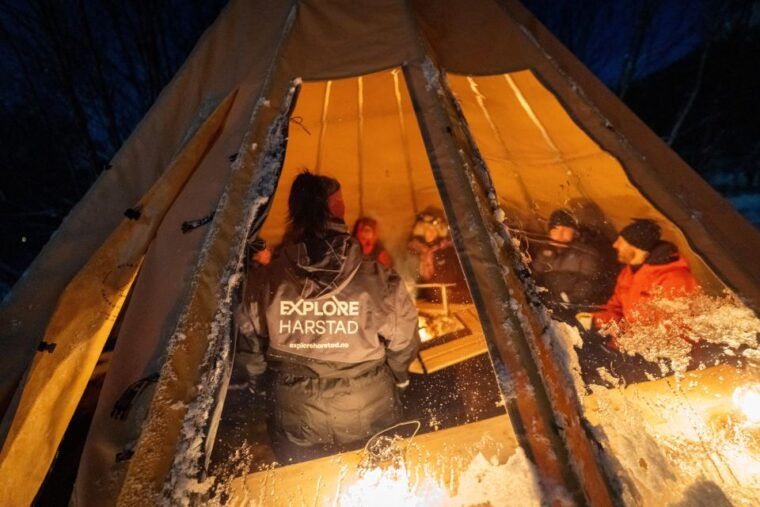 chasing-the-dancing-aurora-in-our-winter-camp-in-harstad